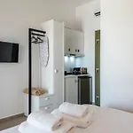 아파트호텔 Mykonian Shades 4*