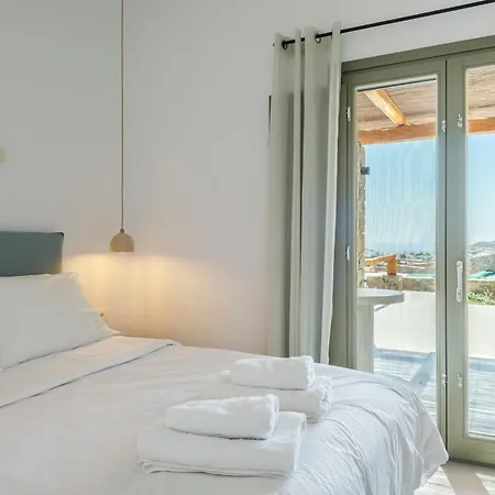 Mykonian Shades Aparthotel 4*