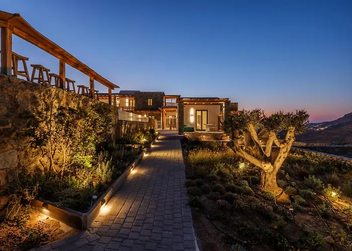 מלון דירות Mykonian Shades 4*